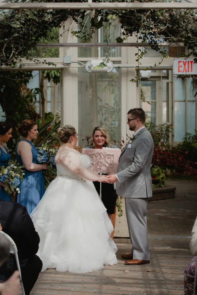 bride and groom wedded at botanical gardens